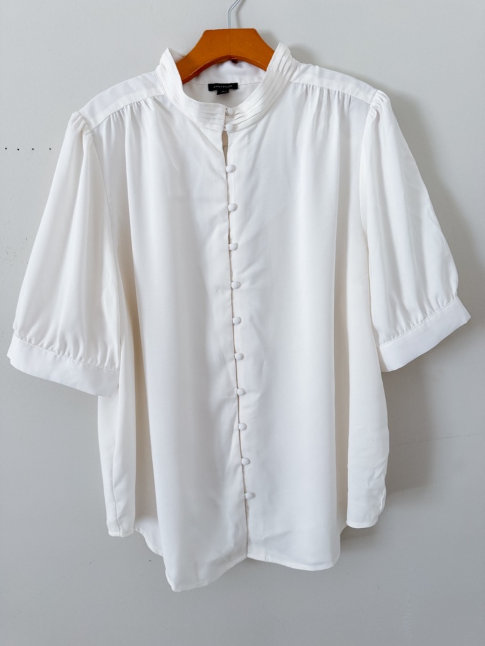 Ann Taylor White Blouse | Pleated Neck Button Front Top Short Sleeve XL